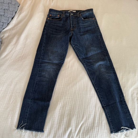 Levi's Women's Skinny Jeans - Dark Wash Blue - Picture 3 of 10